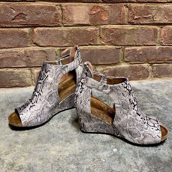 Boutique by Corkys Sunburst Brown Snakeskin Wedge - Picture 5 of 9